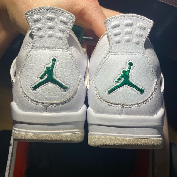 Air jordan4 metallic green size4.5Y 100% authentic - Picture 2 of 7